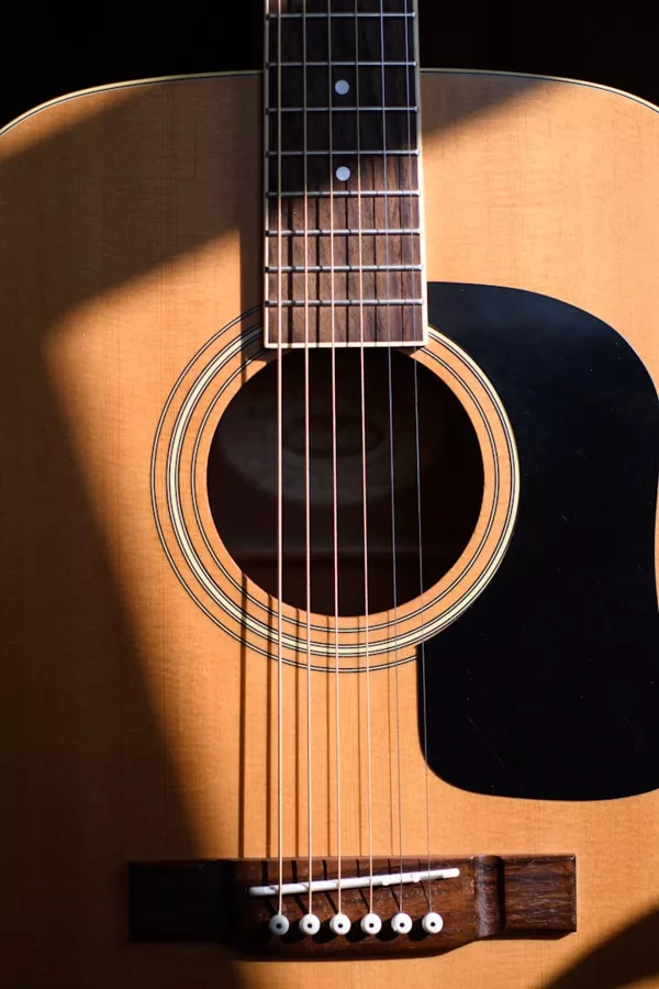 Gabriel närbild av en gitarr